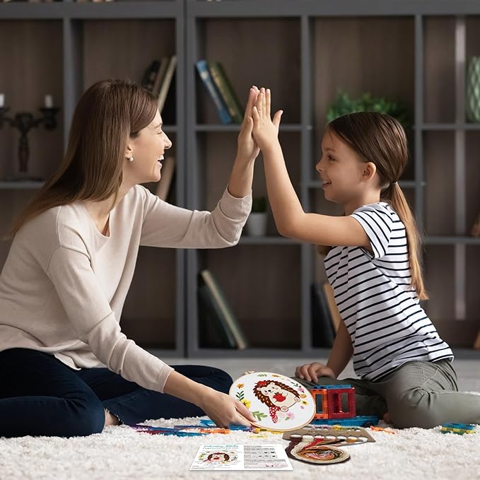 Louise Maelys Embroidery Kit for Beginners with Hedgehog Pattern - DIY Cross Stitch Kit with Pre-Printed Fabric, Hoop, Threads & Needles - Adorable Animal Embroidery Kits