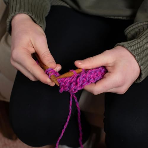 friendly loom Discover Knitting Scarf Kit Pink Violet Wool for Beginners - Image 5