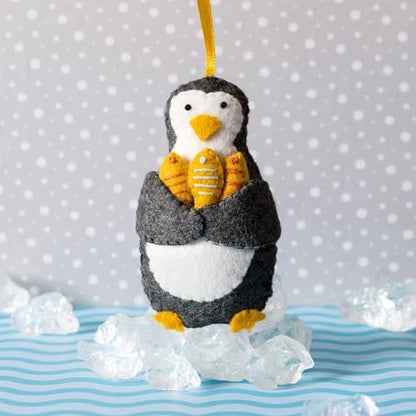Wizardi Beginner Felt Craft Mini Kit for Adults - Penguin. Bird Felting Kit 7x9cm. Felting Tools. Wool Felting Supplies. Wool Felt. MKPGN1F Corinne Lapierre by Wizardi