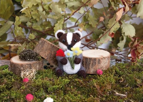 Simply Make Needle Felting Kit, Badger with Bouquet, Needle Felting Kit with Felting Needles and Felting Wool, Ideal Needle Felting Kits for Beginners, Fun DIY Craft Kit - Image 2