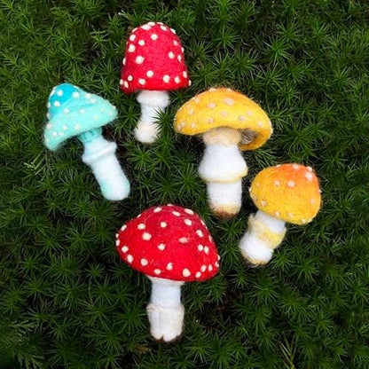 Bergin & Bath Needle Felting Kit, Toadstools - Adult Art Craft Kit for Beginners - Planet Friendly Wools - Image 5