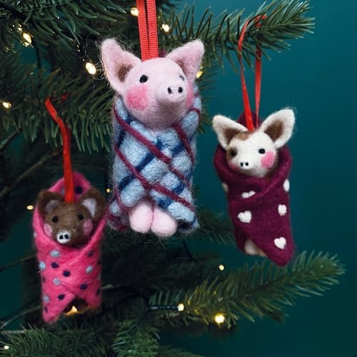 Bergin & Bath Needle Felting kit - Pigs in Blankets. A Festive Christmas Craft kit for Adults and Teens. Learn to Make Felted Decorations from Wool. - Image 3