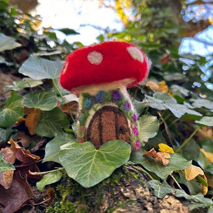 Wizardi Beginner Needle Felting Kit for Adults - Small Toadstool House. Fantasy Felting Kit 10cm Tall. Felting Tools. Wool Felting Supplies. Felt Crafts. Wool Felt. The Makerss - Image 4