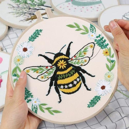 Louise Maelys Bee Embroidery Kit for Beginners Cross Stitch Kit for Adults - Image 3