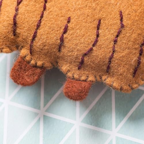 Wizardi Beginner Felt Craft Mini Kit for Adults - Highland Cow. Animal Felting Kit 7x9cm. Felting Tools. Wool Felting Supplies. Wool Felt. MKCOW1F Corinne Lapierre - Image 4