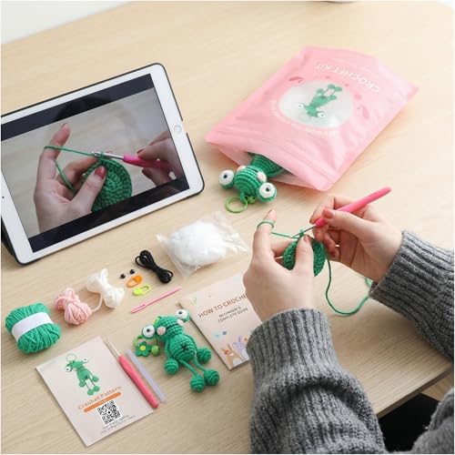 minimal beee Frog Crochet Kit for Beginners, Easy Yarn Video Tutorial - Image 4