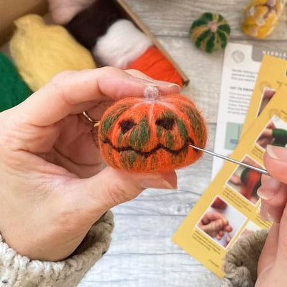 Bergin & Bath Needle Felting Kit - Pumpkins - Halloween Crafts - Make Your own Spooky Decorations! - Craft kit for Adults - Image 4