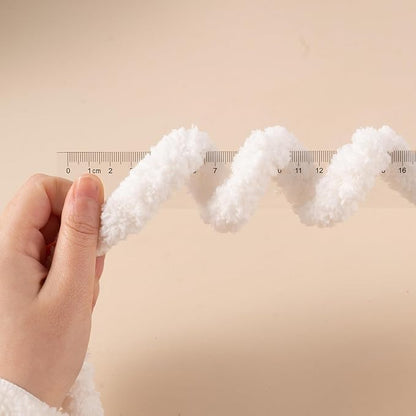 White Jumbo Chunky Chenille Yarn for Crocheting, Thick Plush Yarn for Hand Knitting Blankets, Super Soft Bulky Yarn for DIY Projects, 2 Jumbo Pack