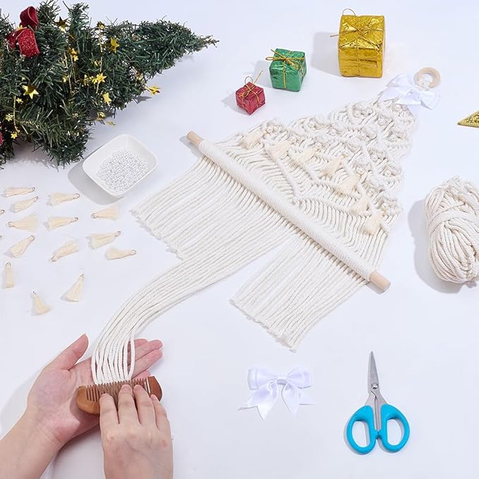 FREEBLOSS Macrame DIY Kit Christmas Tree Macrame Tassels Wall Hanging Christmas Tree Hanging Ornaments White Wall Tassels Tapestry with Wooden Star for Handmade Craft Beginners