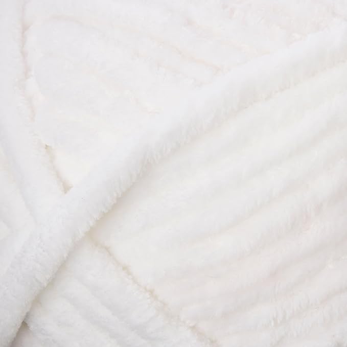 Loops & Threads Sweet Snuggles Yarn - Solid Yarn for Knitting, Crochet, Weaving, Arts & Crafts - White, Bulk 18 Pack