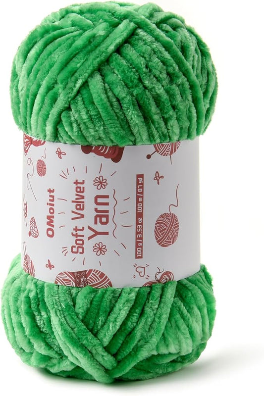 100g Fluffy Velvet Chenille Yarn for Crocheting and Knitting, 80m (87.5yd) Baby Yarn for Crocheting Soft, Crochet Chunky Yarns Amigurumi Yarns (Christmas Green)