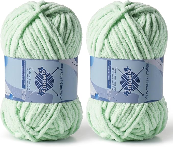 Chunky Chenille Yarn for Crocheting，Baby Yarn for Crocheting Soft Blankets，Bulky Yarns for Crochet Amigurumi，2×100g (2×74.3yds) Fluffy Velvet Yarns for Hand Knitting (2 Light Green)