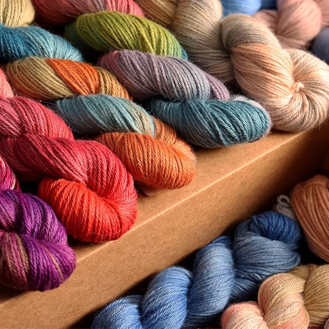 100% Baby Alpaca Yarn Wool 100g Hank DK Weight Hand Dyed Made in Peru - Heavenly Soft and Perfect for Knitting and Crocheting (Gray Fog Mix, DK Hand Dyed - 100g Hank)