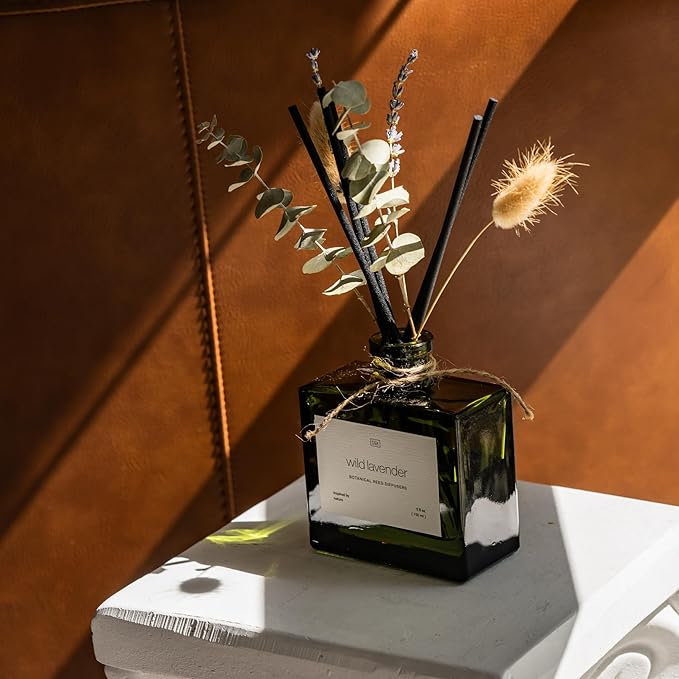 Craft & Kin Reed Diffuser with Dried Flowers | 5 oz White Lavender Scented Winter Reed Diffusers for Home, Bathroom | Scent Sticks | Elegant Fragrance Home Decor for Men & Women