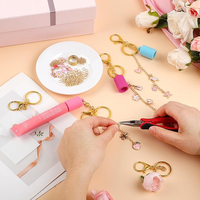 Pengxiaomei 135 Pcs DIY Keychain Making Kit, 4 Pcs Lip Gloss Keychains Cap with Pink Ornaments Lip Gloss Keychain Jewelry Keychains Accessory