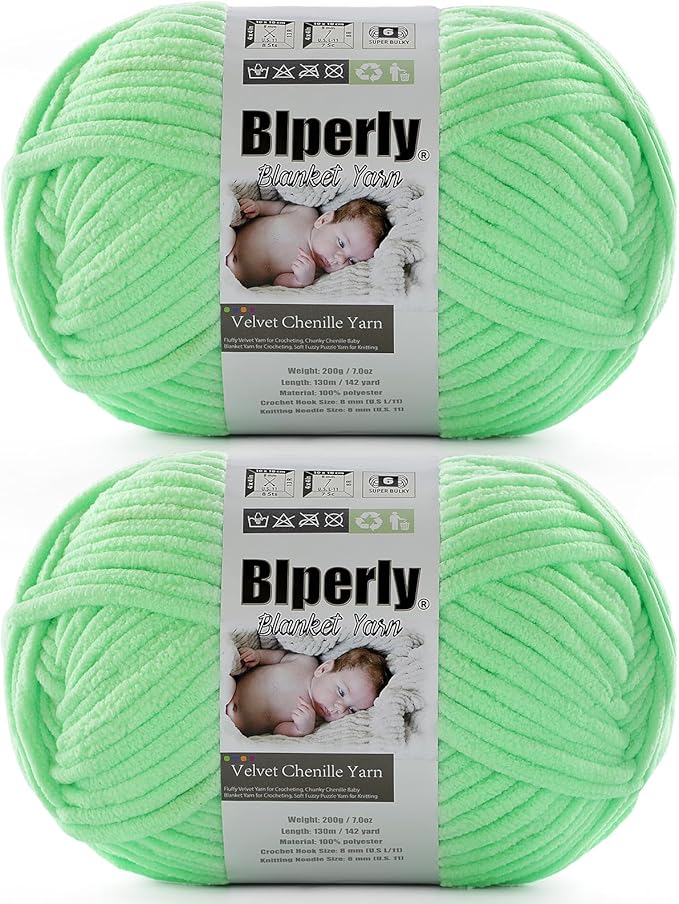 6 Super Bulky Velvet Chenille Yarn for Crocheting - 2 Skein of 200g/7 oz - Ultra Soft Heavy Weight Chunky Knitting Yarn for Baby Blankets, Amigurumi, Home Decor（Light Green，2 Skein）