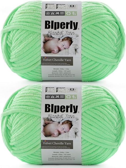 6 Super Bulky Velvet Chenille Yarn for Crocheting - 2 Skein of 200g/7 oz - Ultra Soft Heavy Weight Chunky Knitting Yarn for Baby Blankets, Amigurumi, Home Decor（Light Green，2 Skein）
