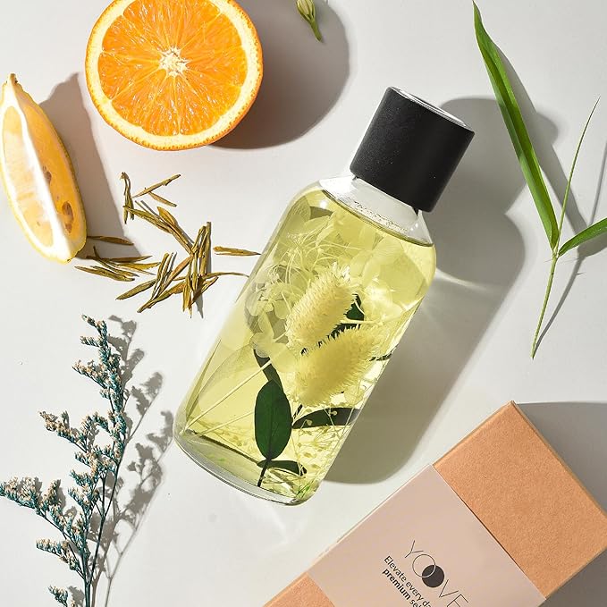 Bamboo White Tea Reed Diffuser Set - Fragrance Reed Diffusers for Home - 250ml Glass Bottle with Plant Accents, Black Reed Sticks, Dried Flowers - Aromatherapy Reed Diffuser Oil for Relaxation