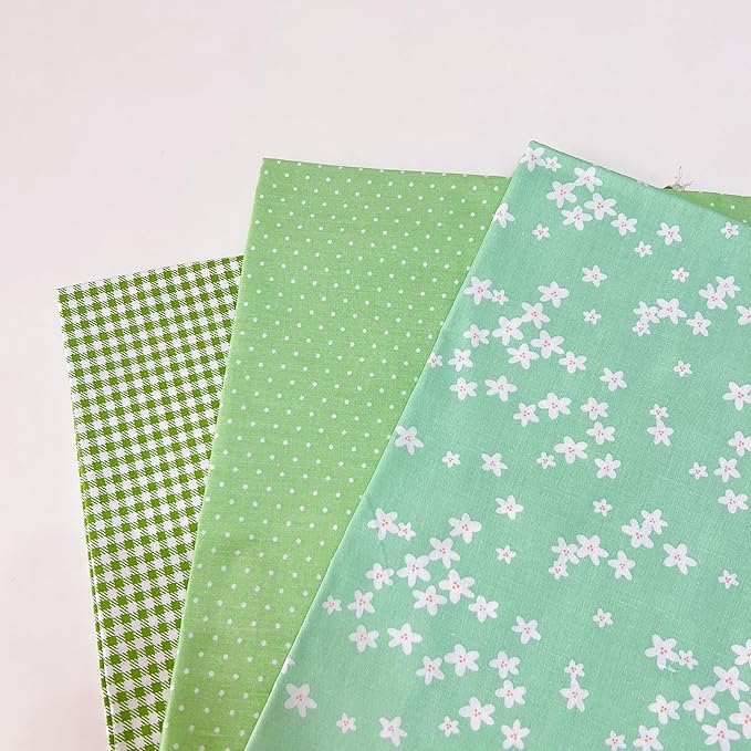 7Pcs 20" x 20" Cotton Fabric DIY Making Supplies Quilting Patchwork Fabric Fat Quarter Bundles DIY for Quilting Cotton Patchwork Cushions (Green Flowers, 20" x 20")